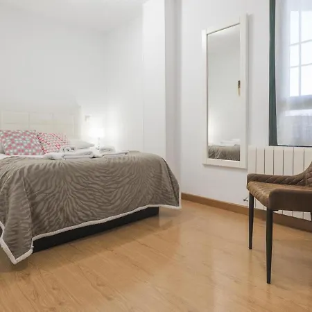 Salto Del Caballo Con Parking Incluido - Living アパート *